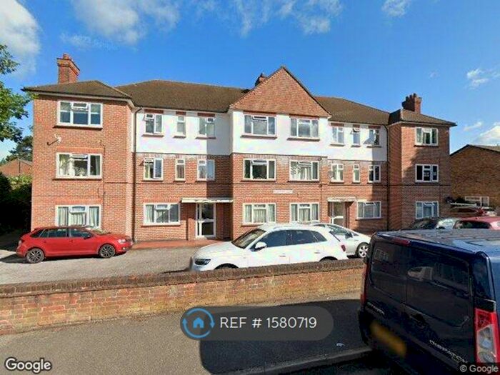 3 Bedroom Flat To Rent In Devonshire Road, Pinner, HA5