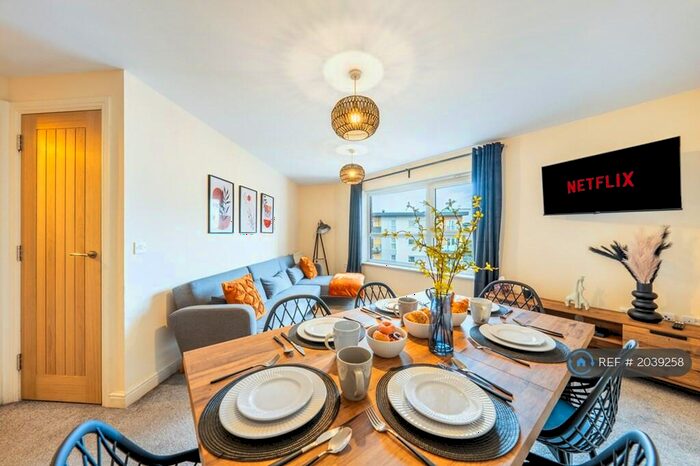 2 Bedroom Flat To Rent In Clarkson Court, Hatfield, AL10