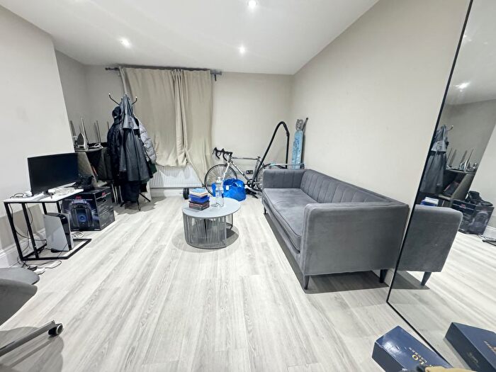 2 Bedroom Flat To Rent In Hardham House, Tulse Hill, London, SW2