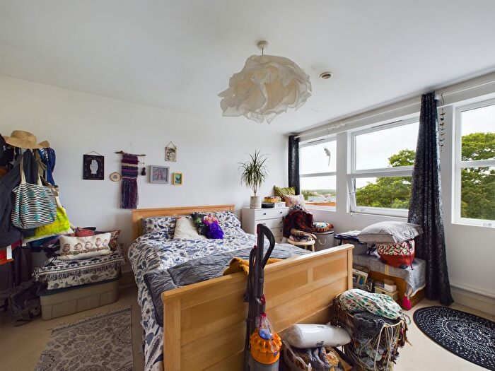1 Bedroom Flat For Sale In Hulbert Road, Waterlooville, PO7