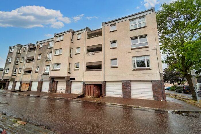 3 Bedroom Flat To Rent In Smithyends, The Village, Cumbernauld, G67
