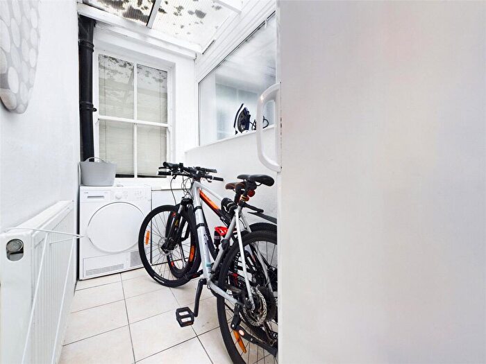 1 Bedroom Terraced House To Rent In Roedale Road, Brighton, BN1