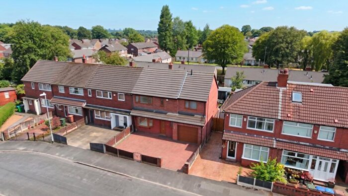 3 Bedroom Semi-Detached House For Sale In Guildford Grove, Middleton, Manchester, Greater Manchester, M24