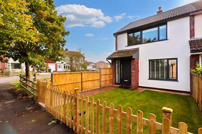 3 Bedroom End Of Terrace House To Rent In Chescombe Road, Yatton, BS49