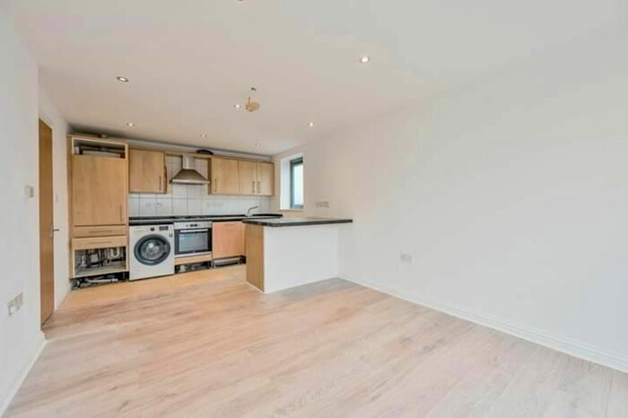 2 Bedroom Flat To Rent In Greenford Road, Greenford, UB6