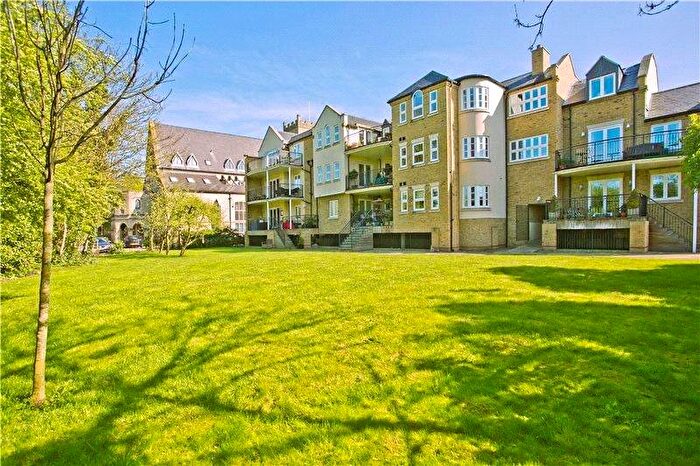 4 Bedroom Flat To Rent In St Johns Square, Eton, Windsor, SL4
