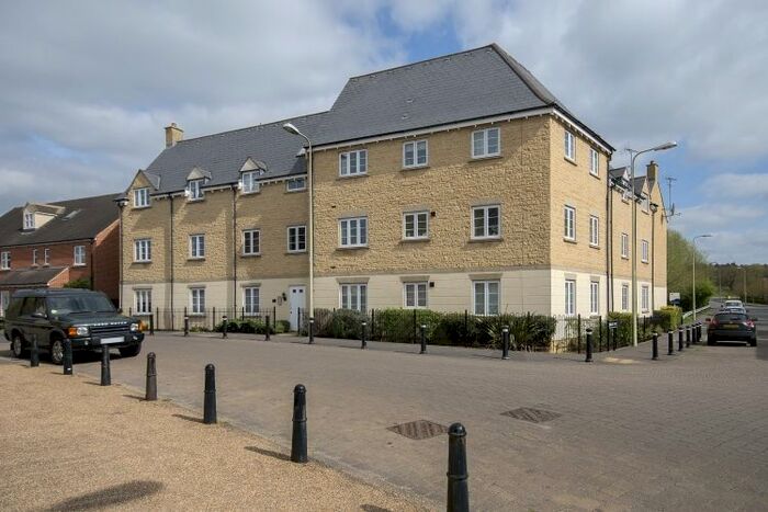 2 Bedroom Flat To Rent In Harvest Way, Witney OX28