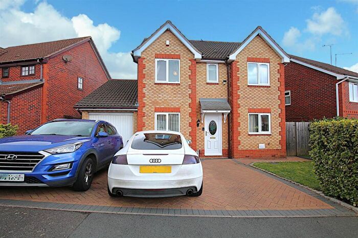 4 Bedroom Detached House For Sale In Lancaster Way, Buckingham Fields, NN4