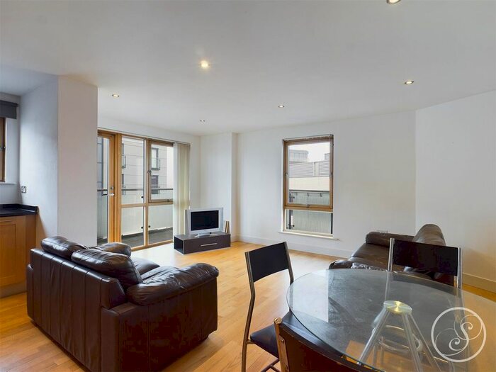 2 Bedroom Flat To Rent In Mcclintock House, The Boulevard, Leeds, LS10