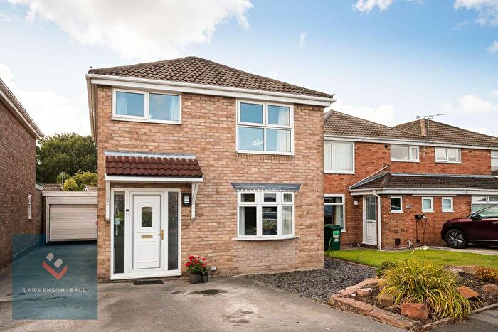 3 Bedroom Detached House For Sale In Lawnswood Grove, Elton, CH2