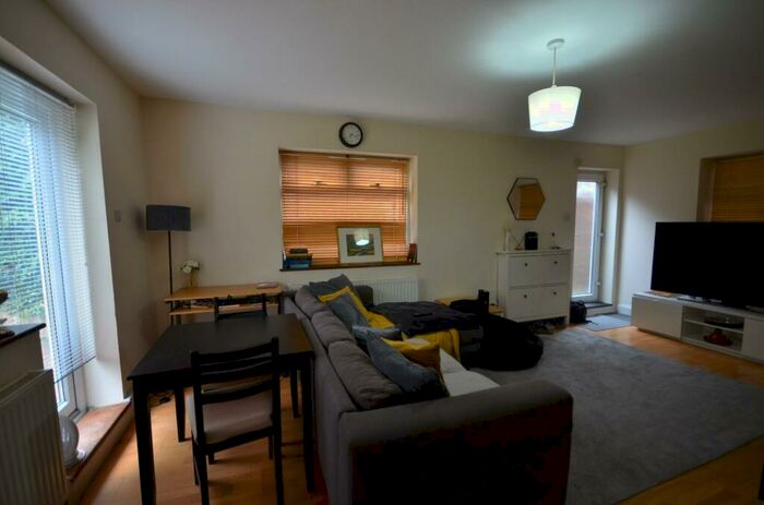 2 Bedroom Duplex To Rent In Highland Road, Northwood, HA6