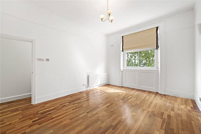 2 Bedroom Flat To Rent In Arundel Gardens, London, W11