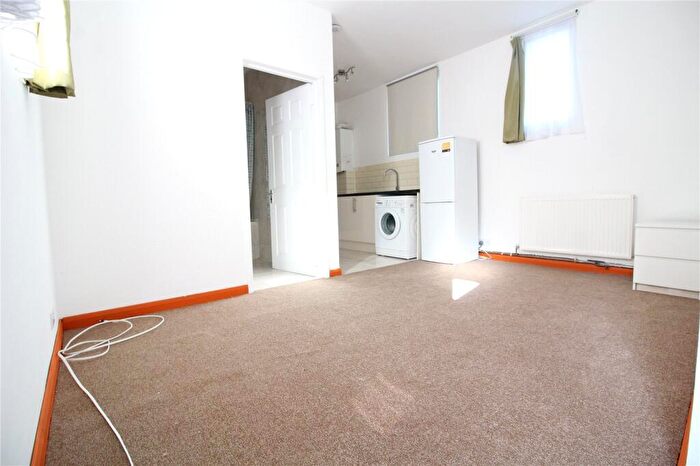 1 Bedroom Detached House To Rent In High Street, Swanscombe, DA10