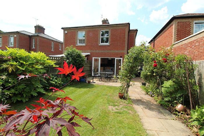 2 Bedroom Cottage To Rent In Coldharbour Road, Pyrford, GU22