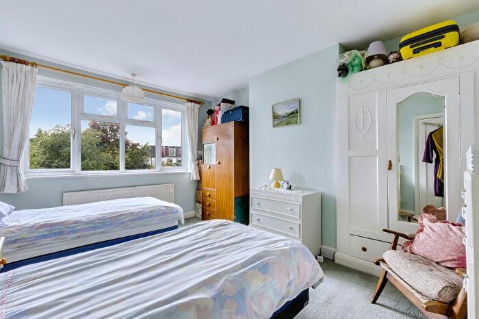 3 Bedroom Terraced House For Sale In Springfield Avenue, Merton Park, London, SW20