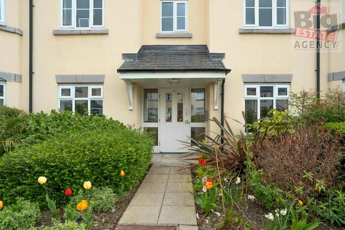 2 Bedroom Apartment For Sale In Stryd Y Wennol, Ruthin, Denbighshire, LL15