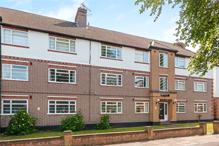 2 Bedroom Flat For Sale In Churchview Road, Twickenham, TW2
