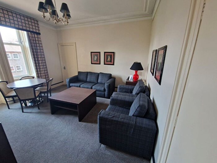 3 Bedroom Flat To Rent In Rosemount Viaduct, Rosemount, Aberdeen, AB25
