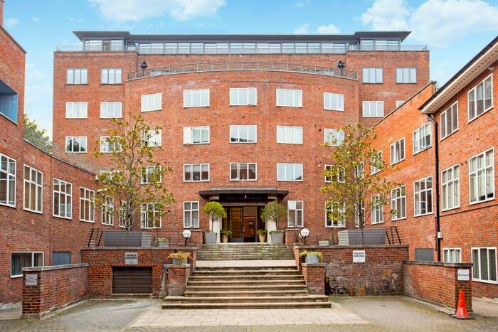 2 Bedroom Flat To Rent In Upper Richmond Road, London, SW15