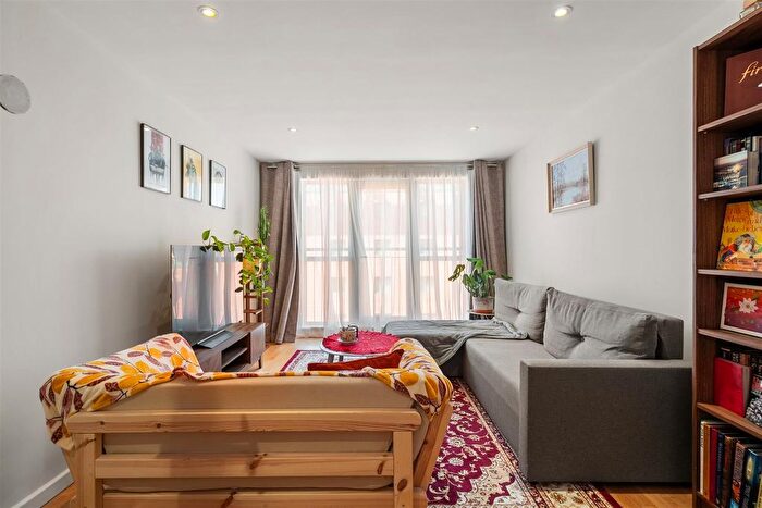 1 Bedroom Flat To Rent In Church Street East, Woking, GU21