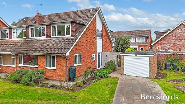 4 Bedroom Semi-Detached House For Sale In Highwood Road, Writtle, CM1