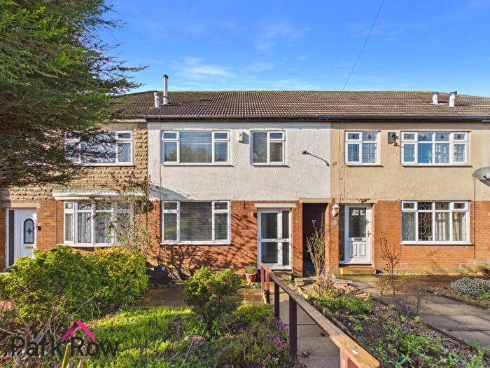 3 Bedroom Terraced House For Sale In Field End, Leeds, LS15