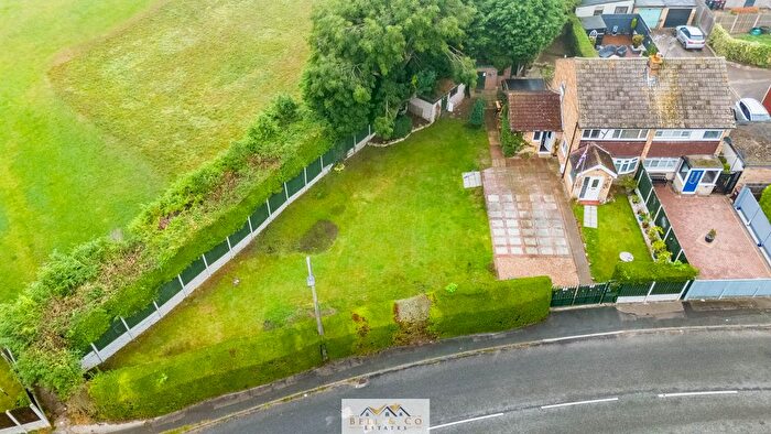 3 Bedroom Semi-Detached House For Sale In The Chase, Aston, Sheffield, S26