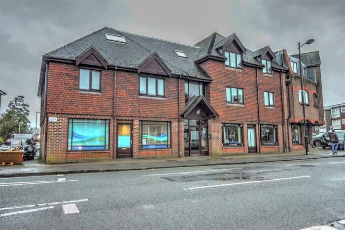 1 Bedroom Apartment To Rent In Station Road, Petersfield, GU32