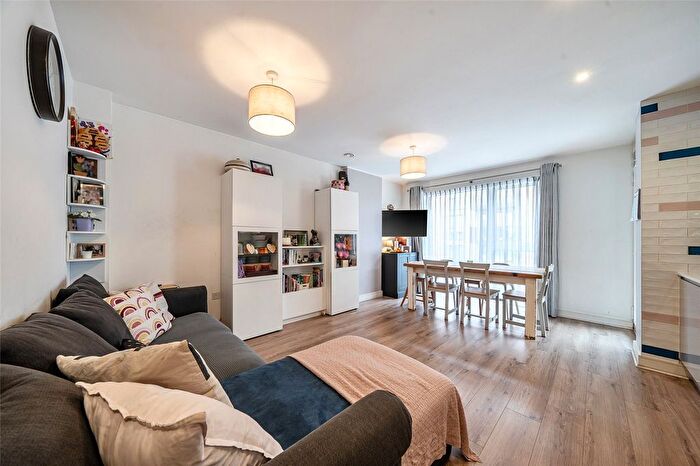 2 Bedroom Flat For Sale In Yeoman Street, Greenland Place, SE8