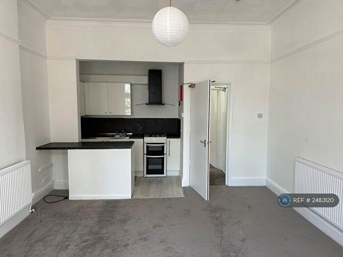 1 Bedroom Flat To Rent In Claude Road, Cardiff, CF24