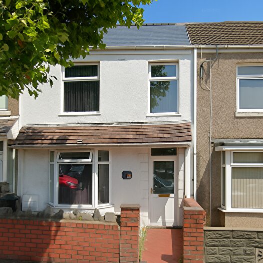 3 Bedroom Terraced House For Sale In Manselton Road, SA5