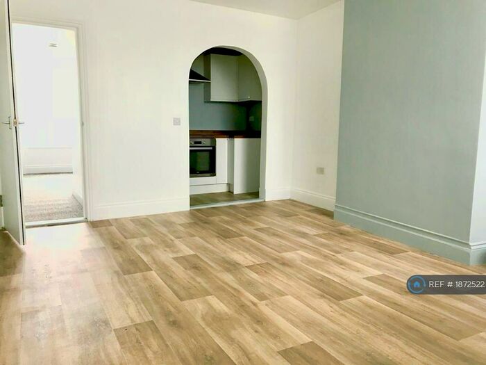 1 Bedroom Flat To Rent In Christchurch Road, Bournemouth, BH7