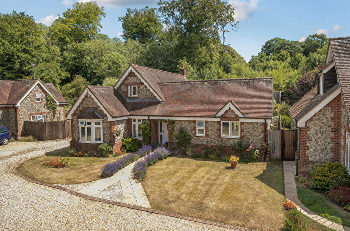 4 Bedroom Detached House For Sale In Gosport Road, East Tisted, Alton, Hampshire, GU34