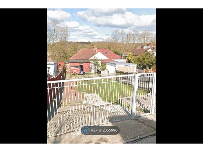 3 Bedroom Bungalow To Rent In Victoria Bungalows, Sidcup, DA14