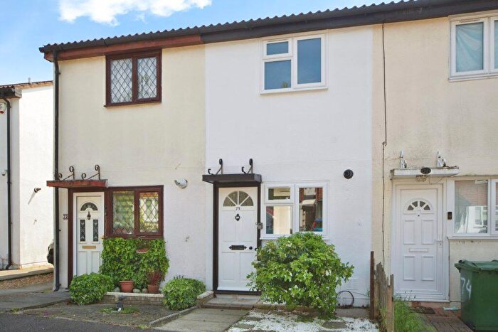 2 Bedroom Terraced House For Sale In Stapleford Close, London, E4