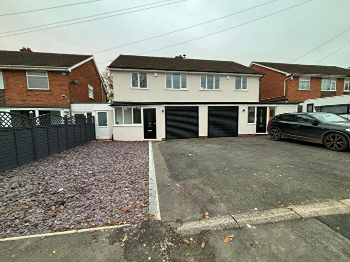 3 Bedroom Semi-Detached House To Rent In Malthouse Lane, Earlswood, B94