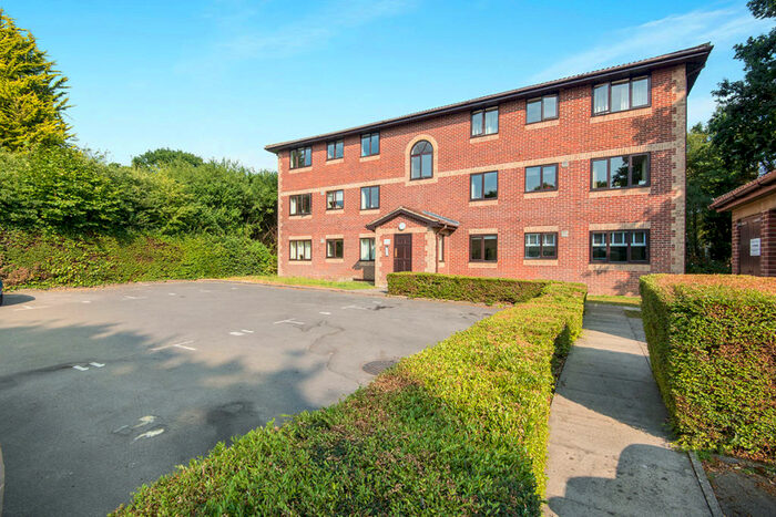 1 Bedroom Flat To Rent In Barrow Down Gardens, Southampton, SO19