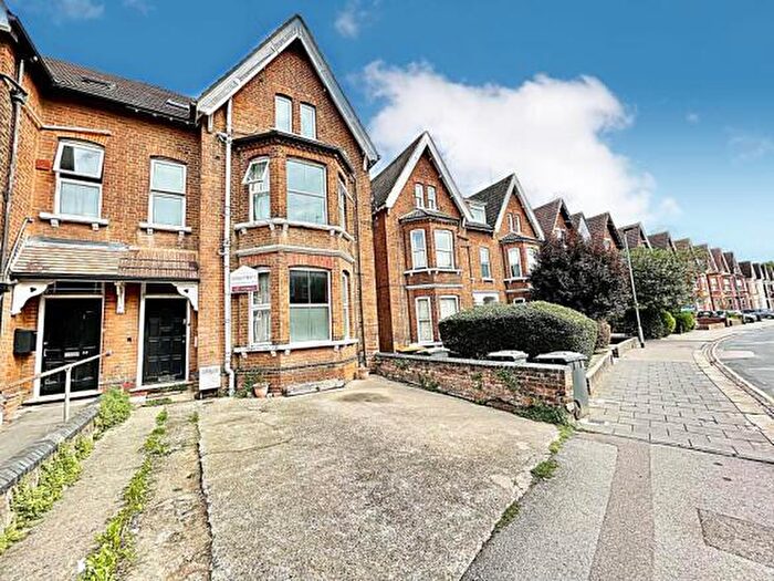 1 Bedroom Flat To Rent In Conduit Road Bedford, MK40