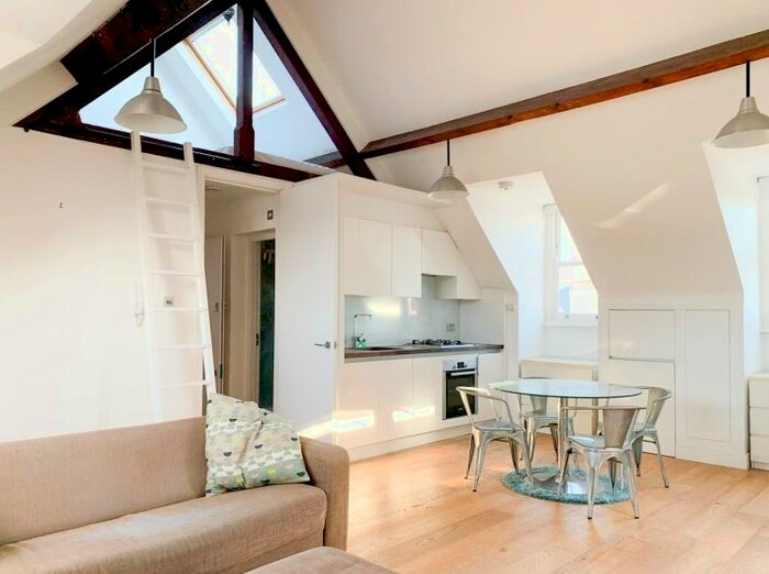 Studio To Rent In Colehill Lane, London, SW6