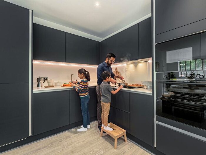 2 Bedroom Flat For Sale In Lampton Road, Hounslow, TW3