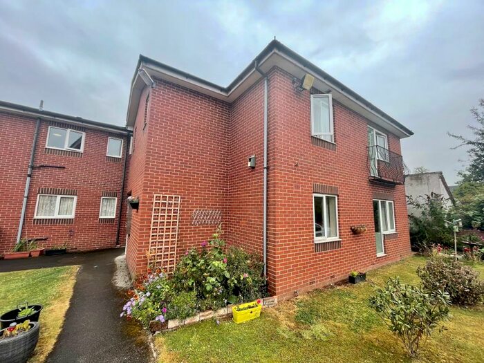 1 Bedroom Apartment To Rent In Regent Court, Regent Street, DE11