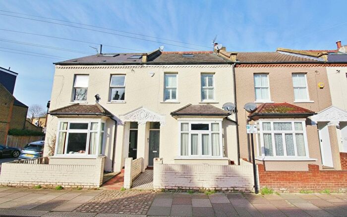 4 Bedroom Terraced House For Sale In Grainger Road, Isleworth, TW7