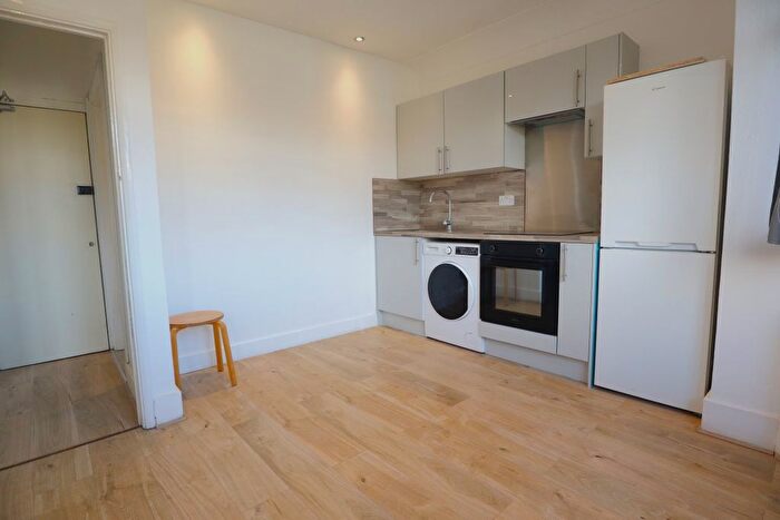 1 Bedroom Flat To Rent In Montpelier Rise, London, NW11