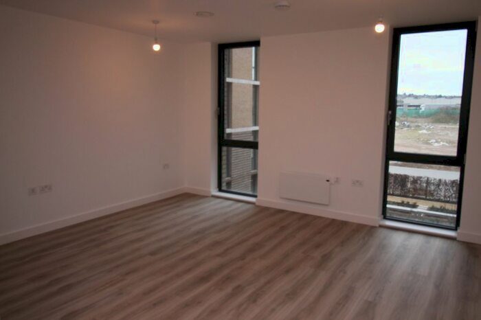 Studio To Rent In Chevette Court, Kimpton Road, Luton, Bedfordshire LU2