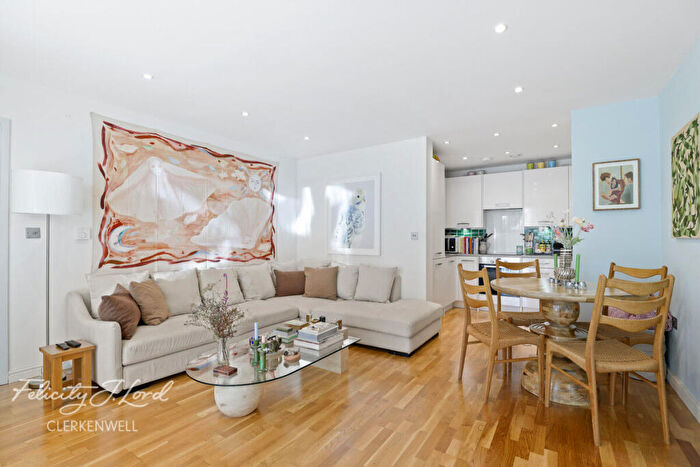 2 Bedroom Flat For Sale In Giles Court, London, E2