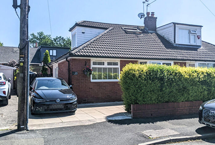 2 Bedroom Semi-Detached House To Rent In Brookway, Oldham, OL4
