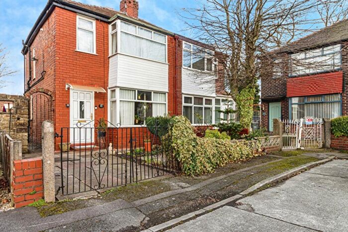 3 Bedroom Semi Detached House For Sale In Albert Gardens, Manchester, M40