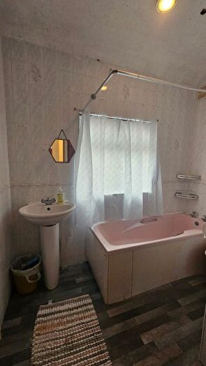 3 Bedroom Semi-Detached House To Rent In Finnemore Road, Birmingham, B9