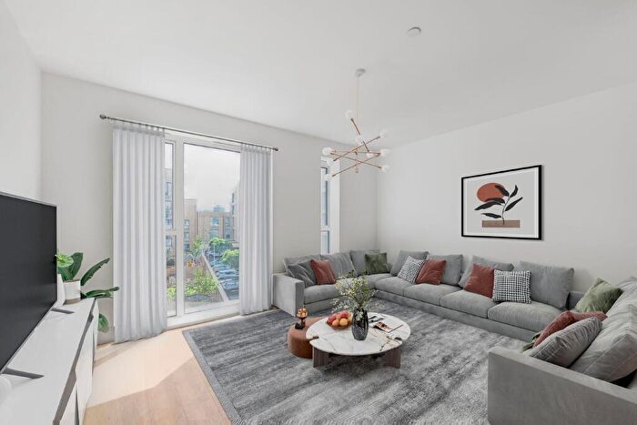 3 Bedroom Flat For Sale In Ealing Road, Wembley, London, HA0