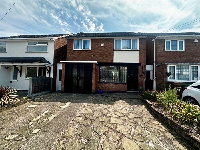 3 Bedroom Detached House For Sale In Foxwood Avenue, Great Barr, Birmingham, B43